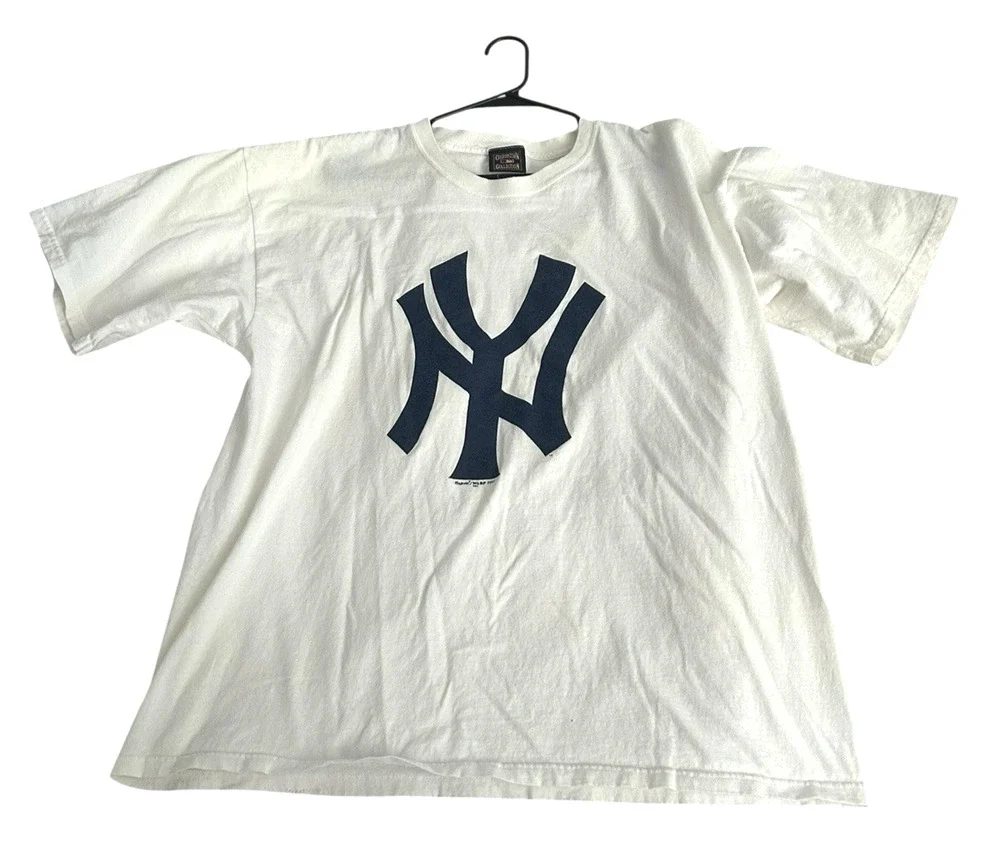 Vintage 2002 New York Yankees Logo MLB Baseball White 2X Majestic Cooperstown